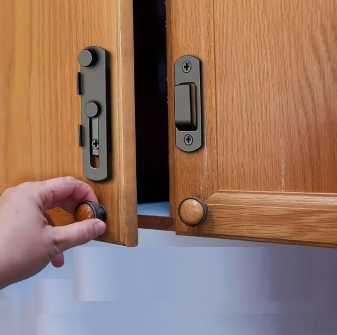 Biztonsági retesz felszerelve