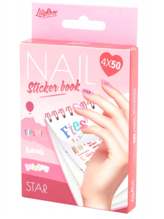 Nail art matrica használat közben