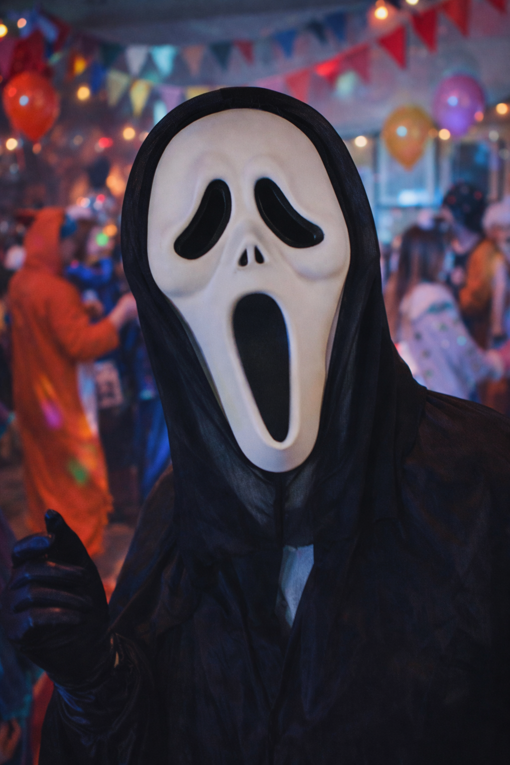 Sikoly maszk részlet